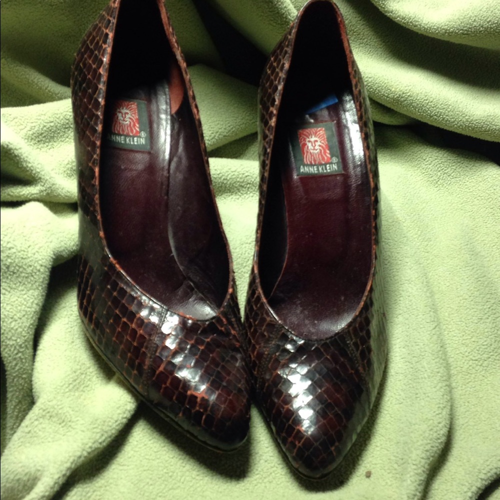 Anne Klein heels skin heels wine 7.5